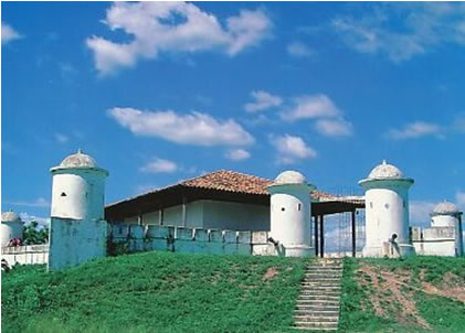 Vista frontal de la fortaleza